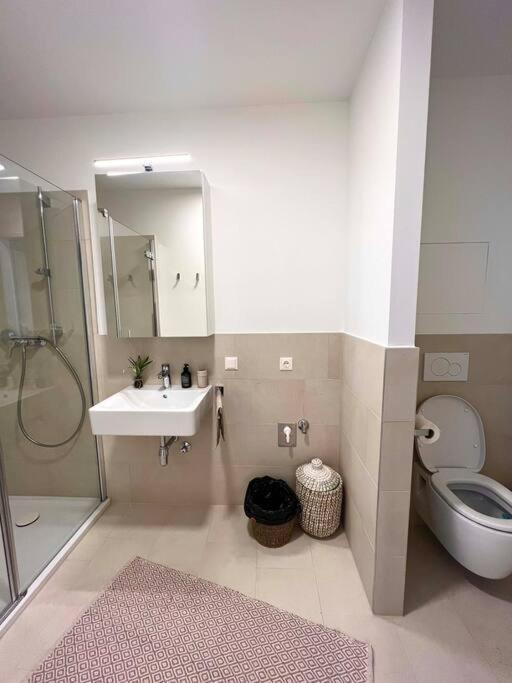 Donaublick Oasis: Stylische Wohnung Wiedeń Zewnętrze zdjęcie
