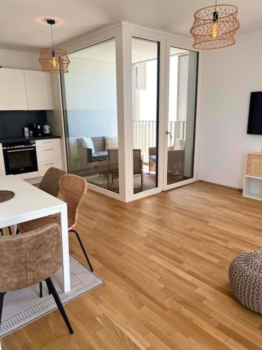 Donaublick Oasis: Stylische Wohnung Wiedeń Zewnętrze zdjęcie